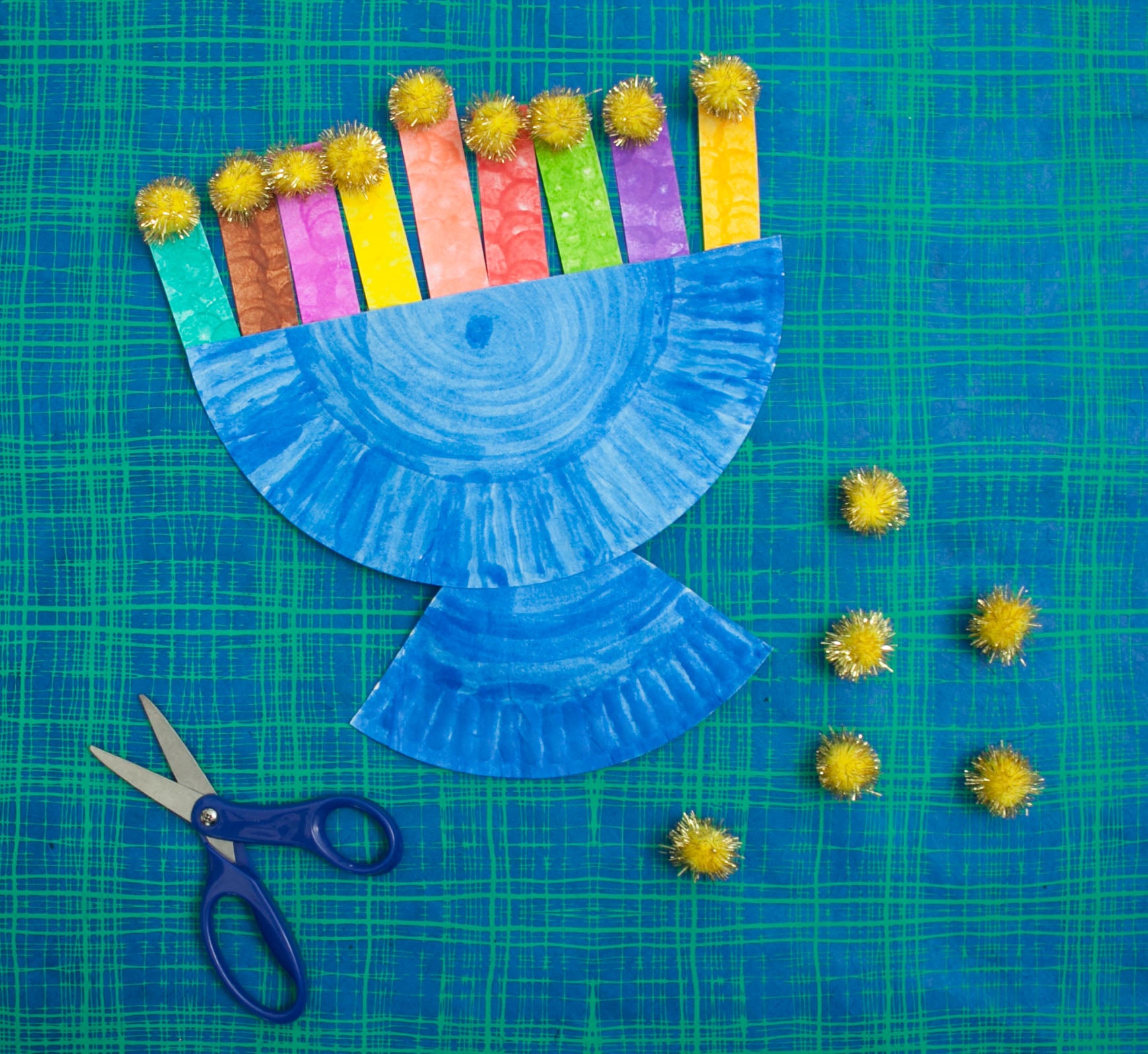 PAPER PLATE MENORAH